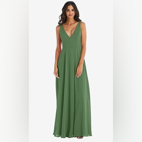 NWT Dessy Collection Deep V-Neck Chiffon Maxi Dress in Vineyard Green, Size 16R - Picture 1 of 16
